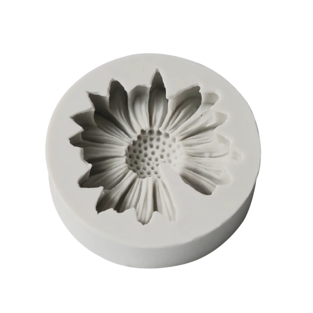 Daisy Chamomile Flower Silicone Mold Car Aromatherapy Epoxy Handmade Soap Candle Mold DIY Decoration Candy Icing Mold M2768