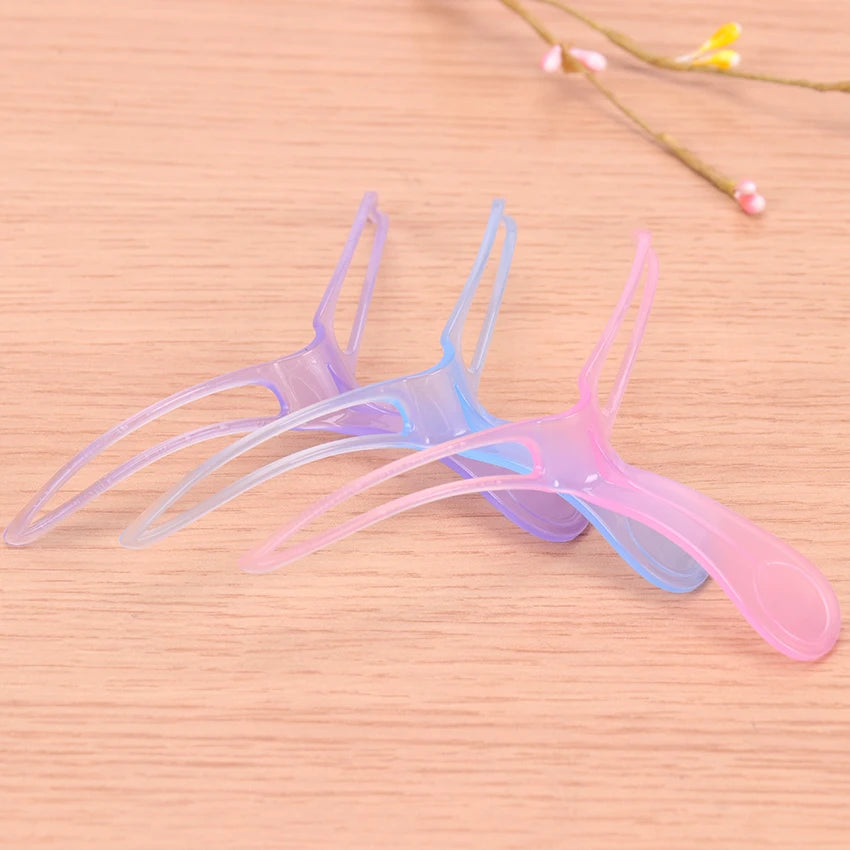 1PC Random Color Creative Popular Eyebrow Shaping Stencil Women Lady Eyebrow Shaper Makeup Kit Tool