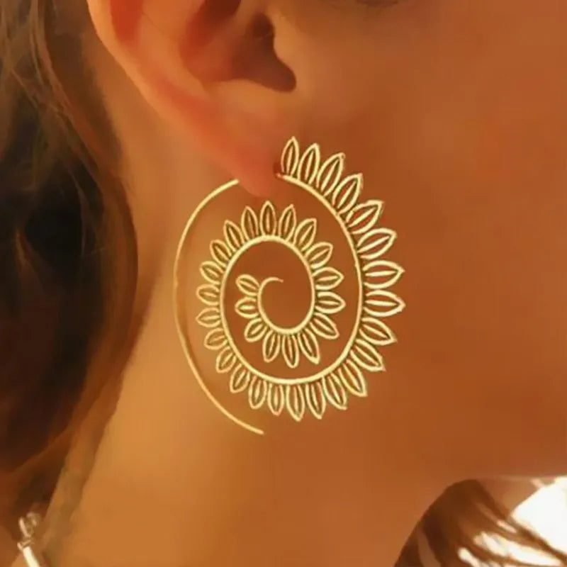 Bohemia Ethnic Personality Round Spiral Drop Earrings Exaggerated Love Heart Whirlpool Gear Ear Jewelry for Women Beach Brincos