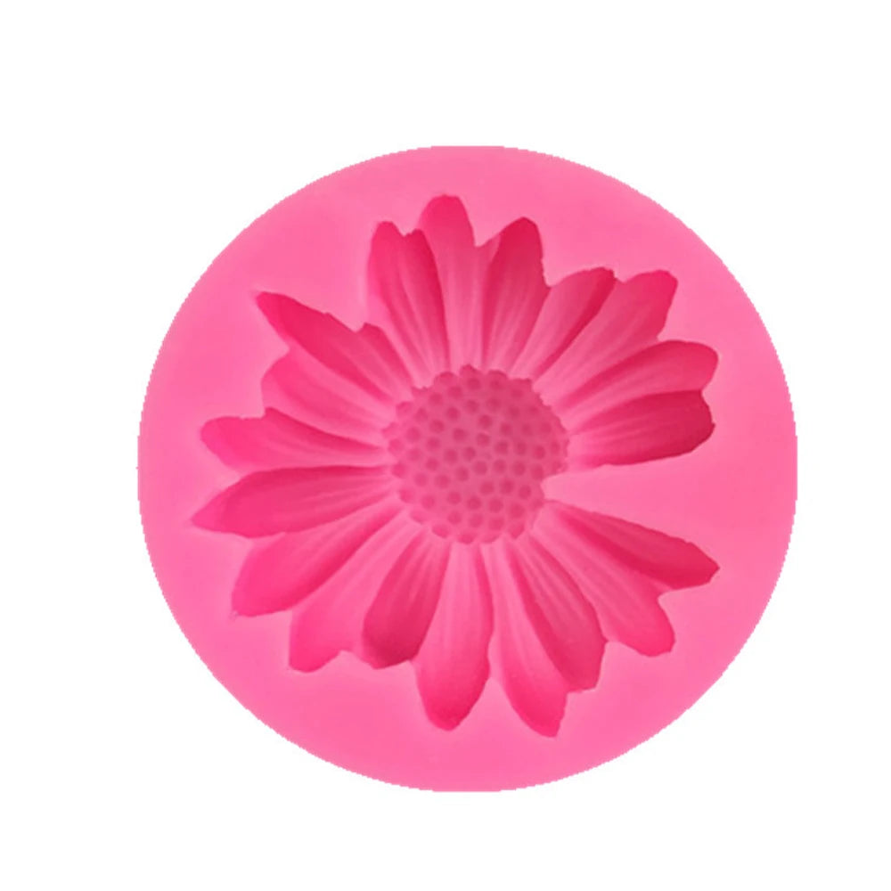Daisy Chamomile Flower Silicone Mold Car Aromatherapy Epoxy Handmade Soap Candle Mold DIY Decoration Candy Icing Mold M2768