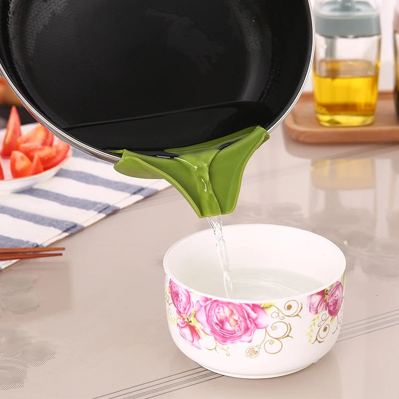 Creative Portable Kitchen Gadget Tool Silicone Liquid Funnel Anti-spill Slip On Pour Soup Spout Funnel For Pots Pans Bowls Jars