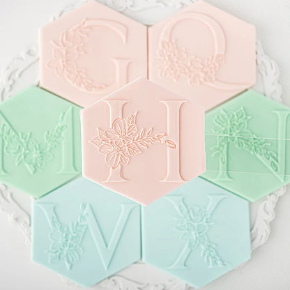 New A-Z 26 Letter Acrylic Cookies Embosser Stamp Fondant Sugar Seal Relief Reverse Stamp Letter Embosser Wedding Cake Decoration