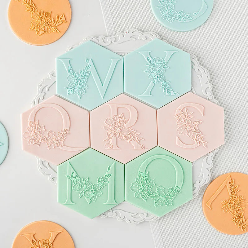 New A-Z 26 Letter Acrylic Cookies Embosser Stamp Fondant Sugar Seal Relief Reverse Stamp Letter Embosser Wedding Cake Decoration