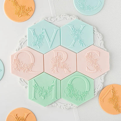 New A-Z 26 Letter Acrylic Cookies Embosser Stamp Fondant Sugar Seal Relief Reverse Stamp Letter Embosser Wedding Cake Decoration