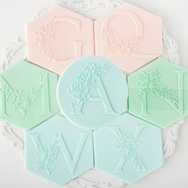 New A-Z 26 Letter Acrylic Cookies Embosser Stamp Fondant Sugar Seal Relief Reverse Stamp Letter Embosser Wedding Cake Decoration